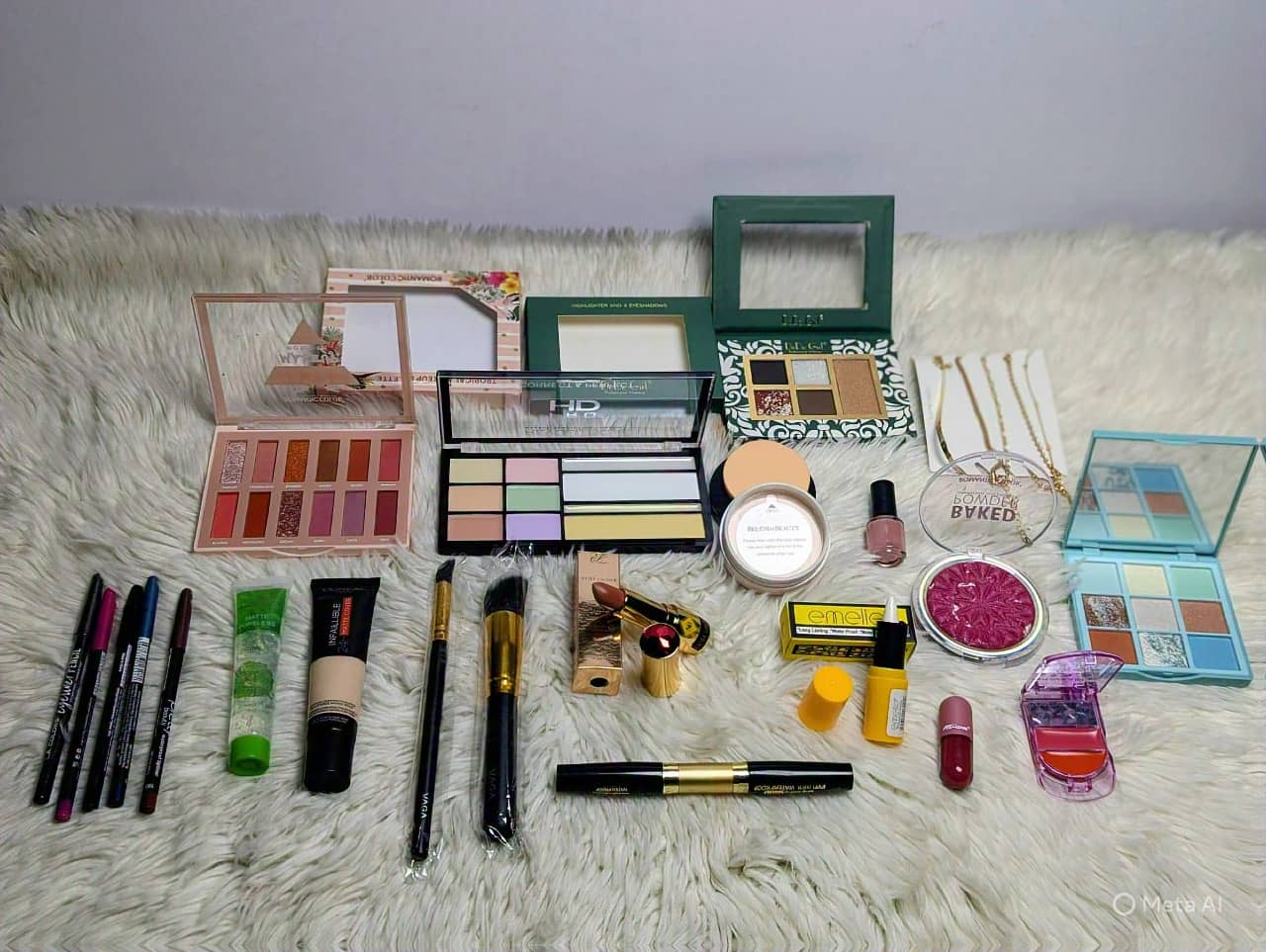 *Monday Deal 🔥: 26in1 Makeup Kit