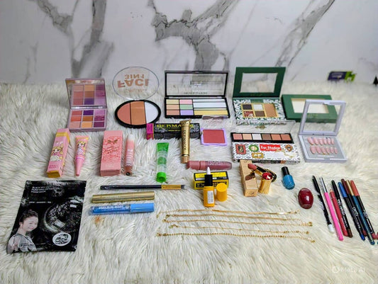 *33-in-1 December Beauty Deal