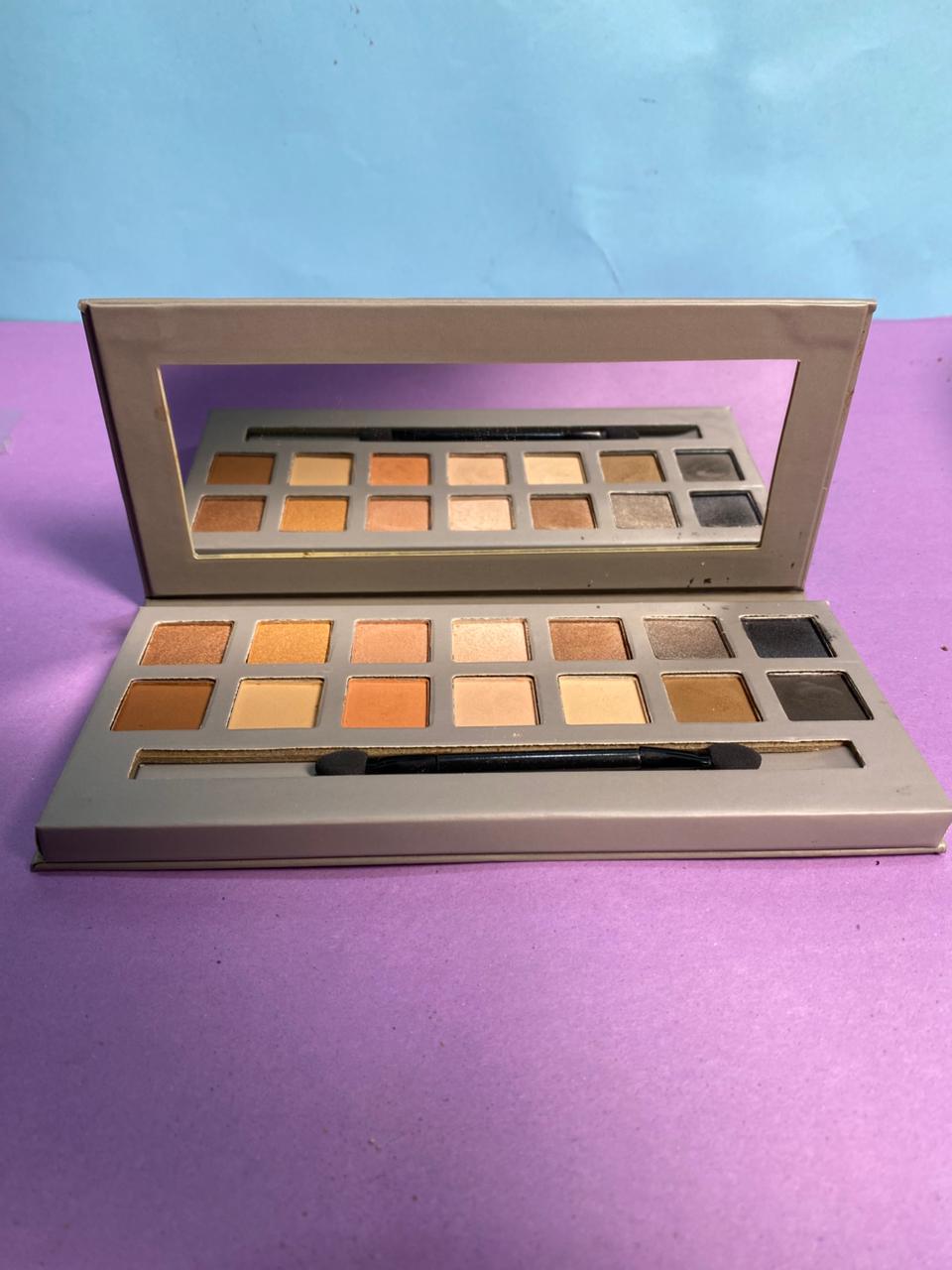 Lady Gosh  Eye Shadow Palette ( 14 in 1 )